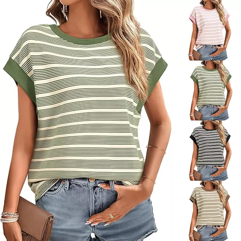 Camiseta feminina solta de malha listrada com gola redonda de verão